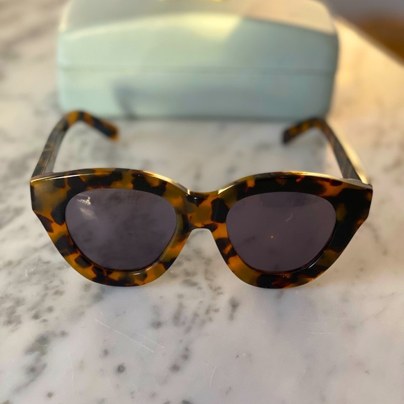 Karen Walker Tortoise Over Sized Sunglasses 🤩 - Picture 6 of 6